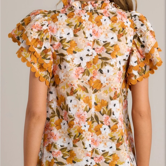 Floral Ruffle Sleeve Top - Picture 4 of 5